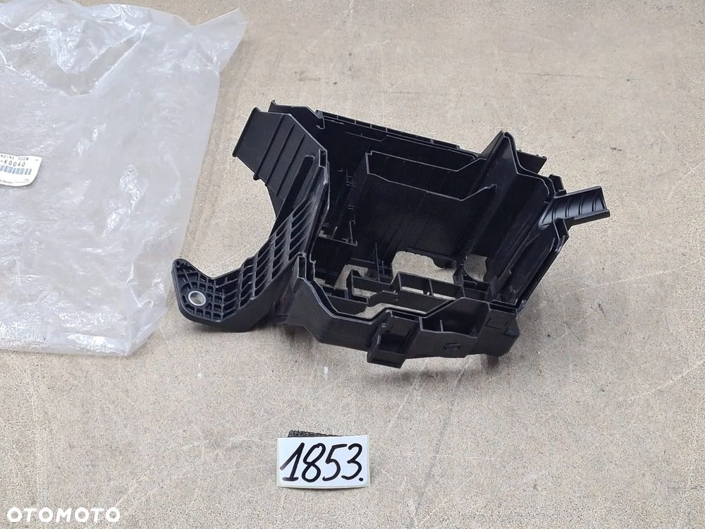 Skrzynka bezpieczników lewa Toyota Yaris IV 4 2020- 82741-K0040 - 4