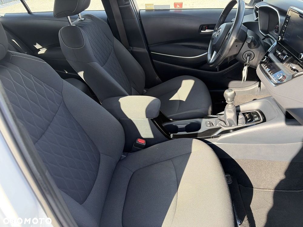 Toyota Corolla - 10