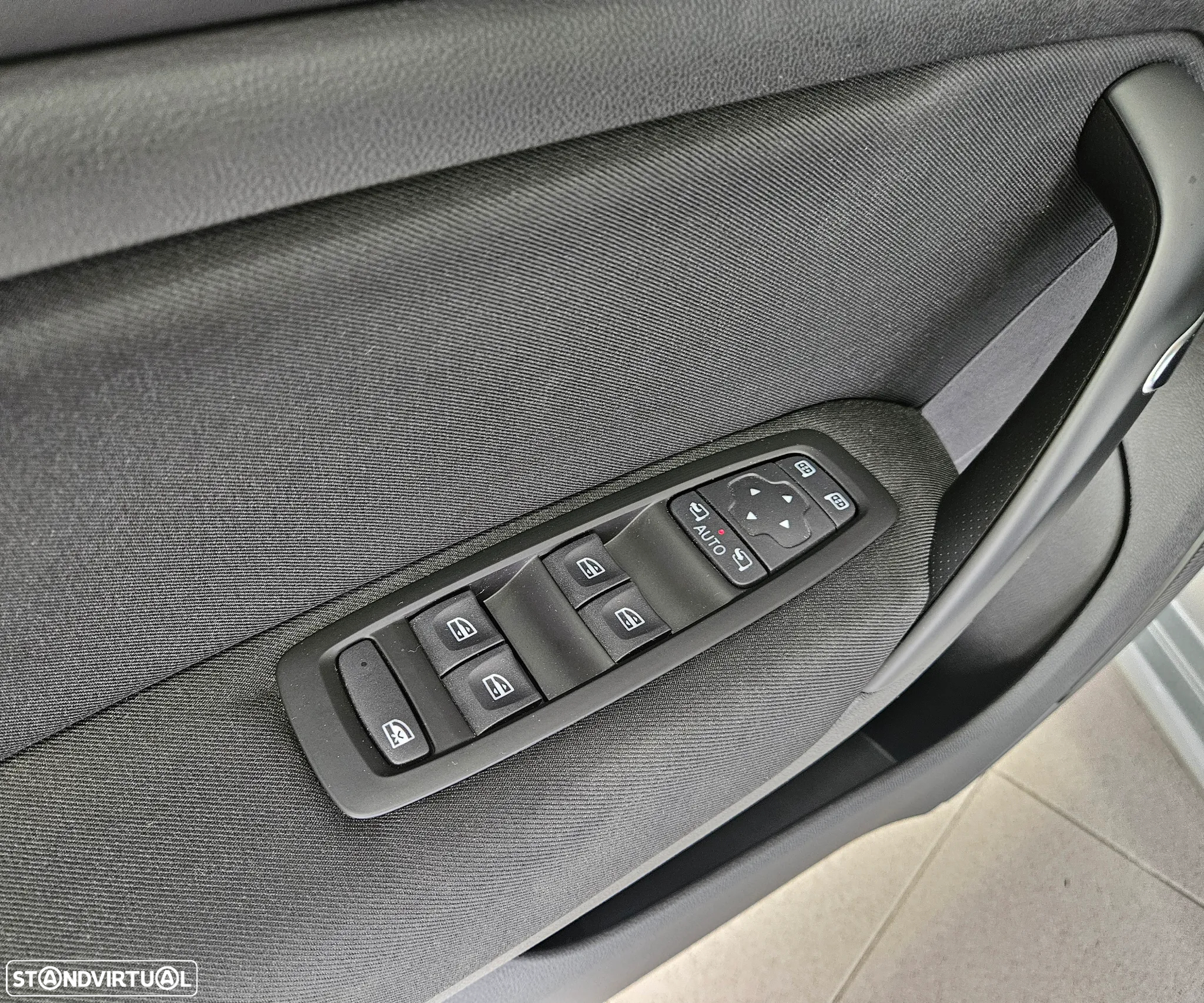 Renault Mégane Sport Tourer TCe 115 GPF ZEN - 15