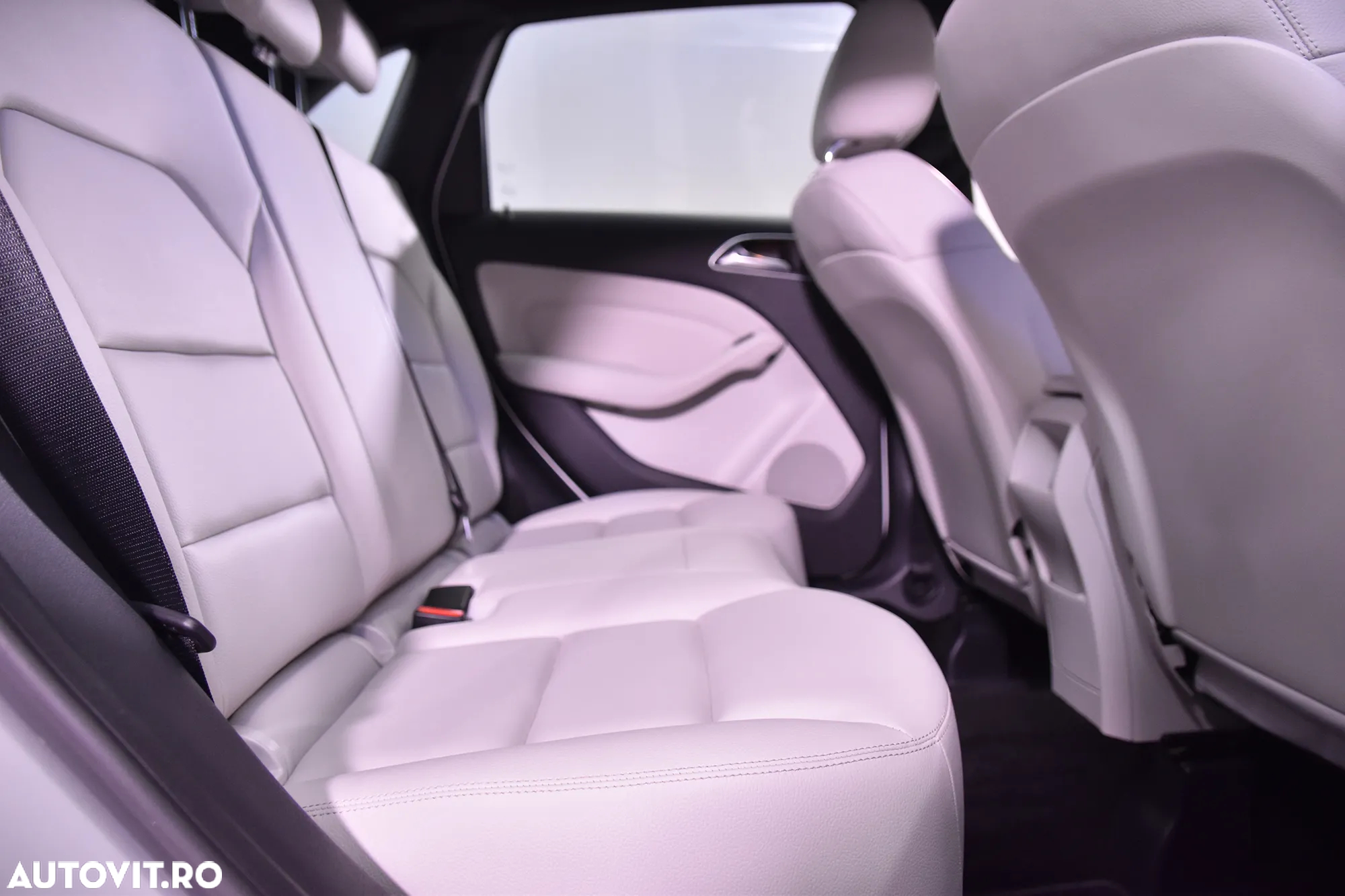 Mercedes-Benz B 180 7G-DCT - 12