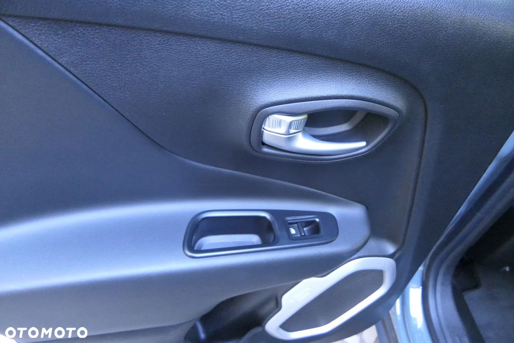 Jeep Renegade 1.4 MultiAir Limited - 29