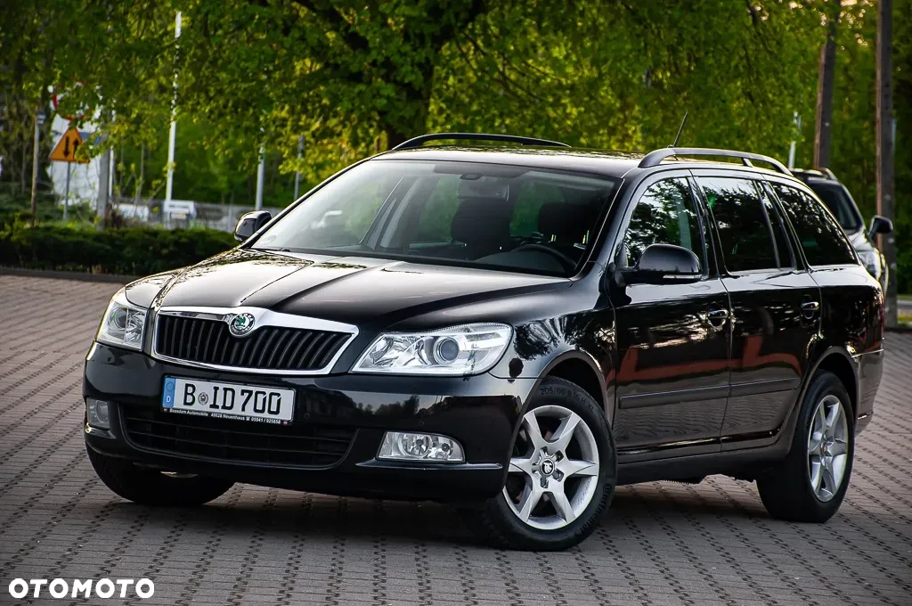 Skoda Octavia Combi 2.0 TDI DPF DSG Ambition - 10