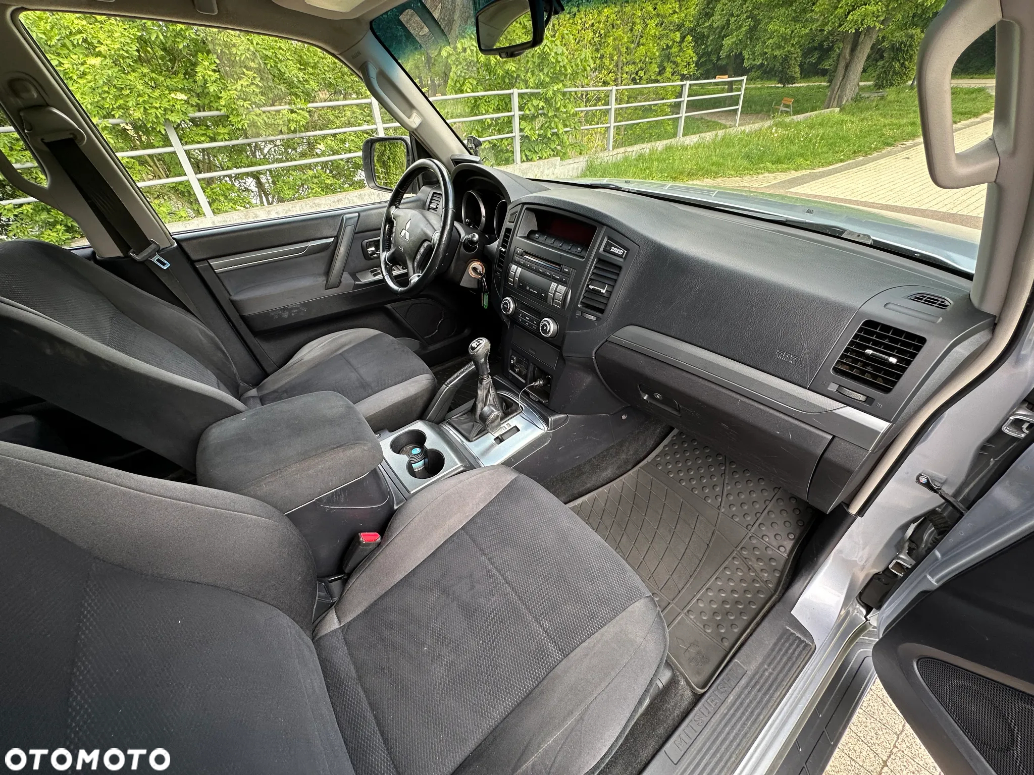 Mitsubishi Pajero - 8