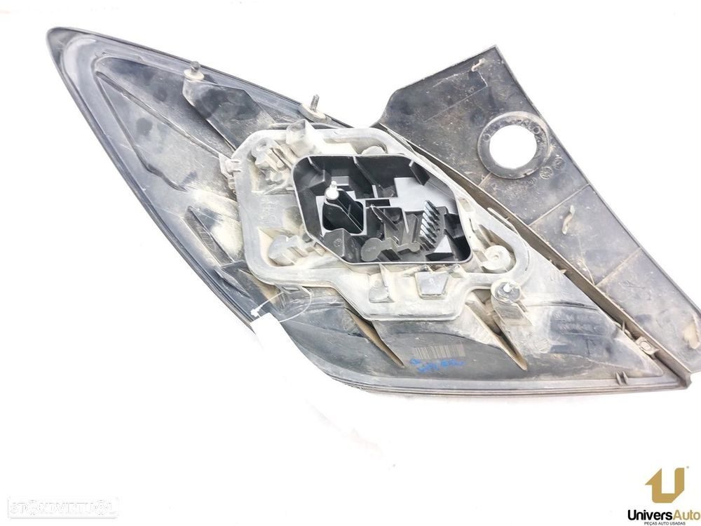 FAROLIM TRASEIRO DIREITO OPEL ASTRA H GTC 2005 -24451834 - 2