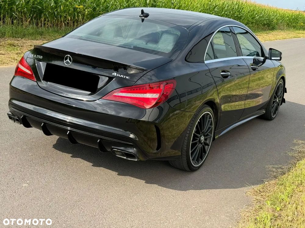 Mercedes-Benz CLA 250 4-Matic AMG Line - 10