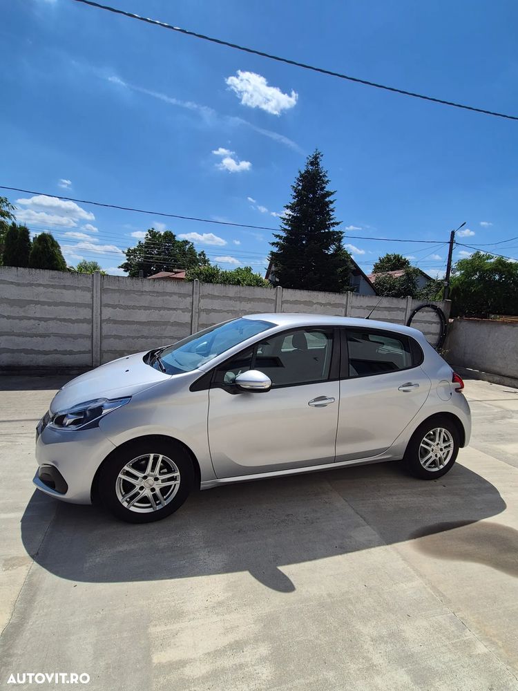 Peugeot 208 1.2 L PureTech Allure - 1