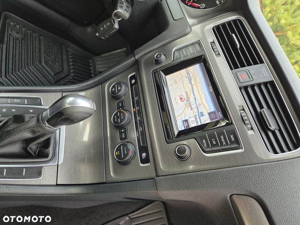 Volkswagen Golf VII 1.6 TDI BMT Highline DSG - 29