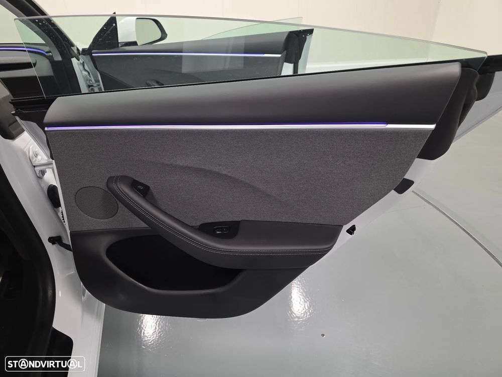Tesla Model 3 Tração Traseira Premium - 35