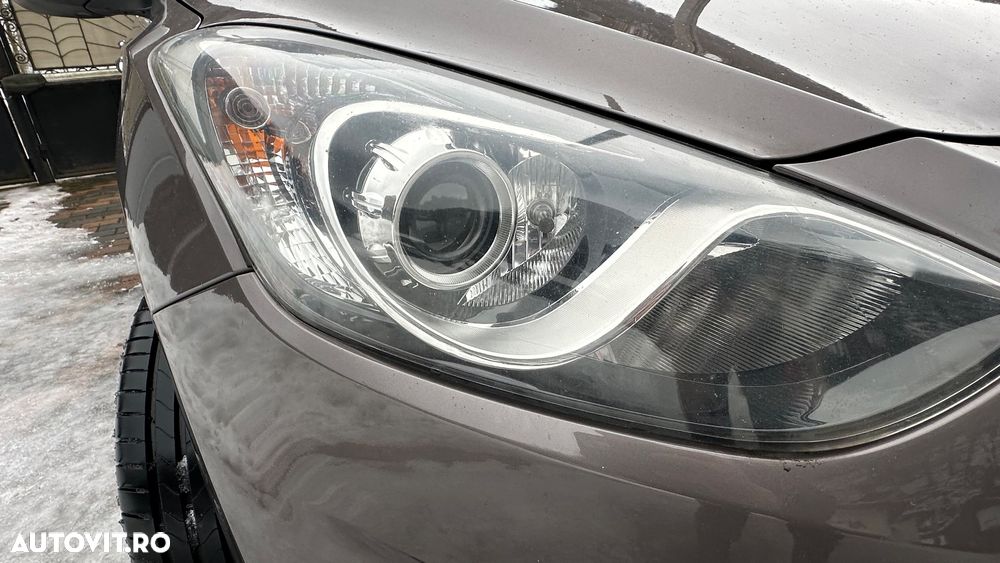 Hyundai i30 i30cw 1.6 CRDi Style - 21