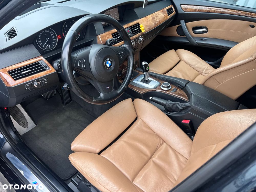 BMW Seria 5 525d - 10