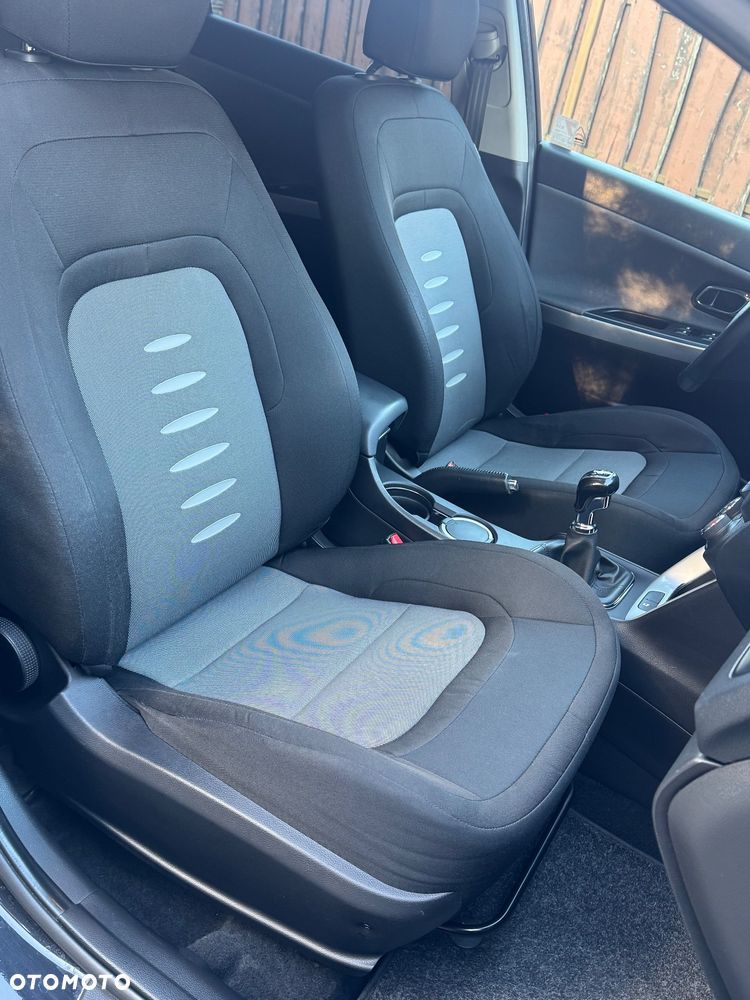 Kia Ceed 1.6 GDI Fifa World Cup Edition - 16