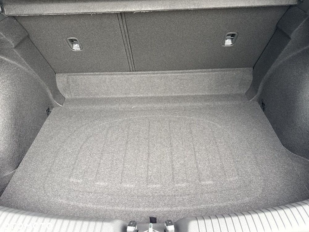 Hyundai i30 1.6 T-GDI Modern DCT - 18