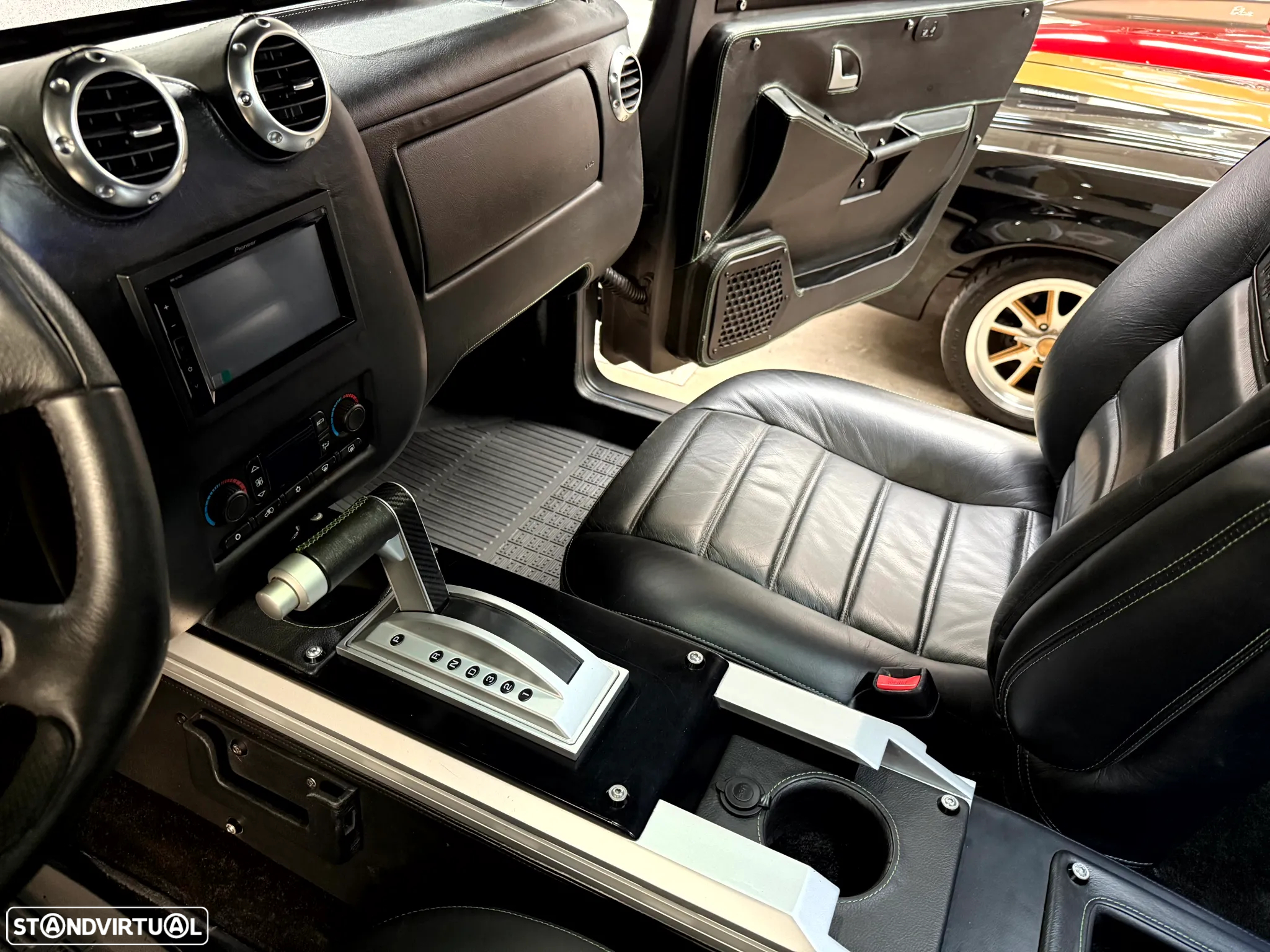 Hummer H2 Slantaback Custom 6.0 V8 - 28