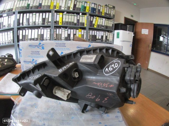 Farol 8200701356 NISSAN PRIMASTAR FOURGON FASE 2 2012 2.0DCI 115CV 5P PRETO DRT H4 ORIGINAL VALEO - 2
