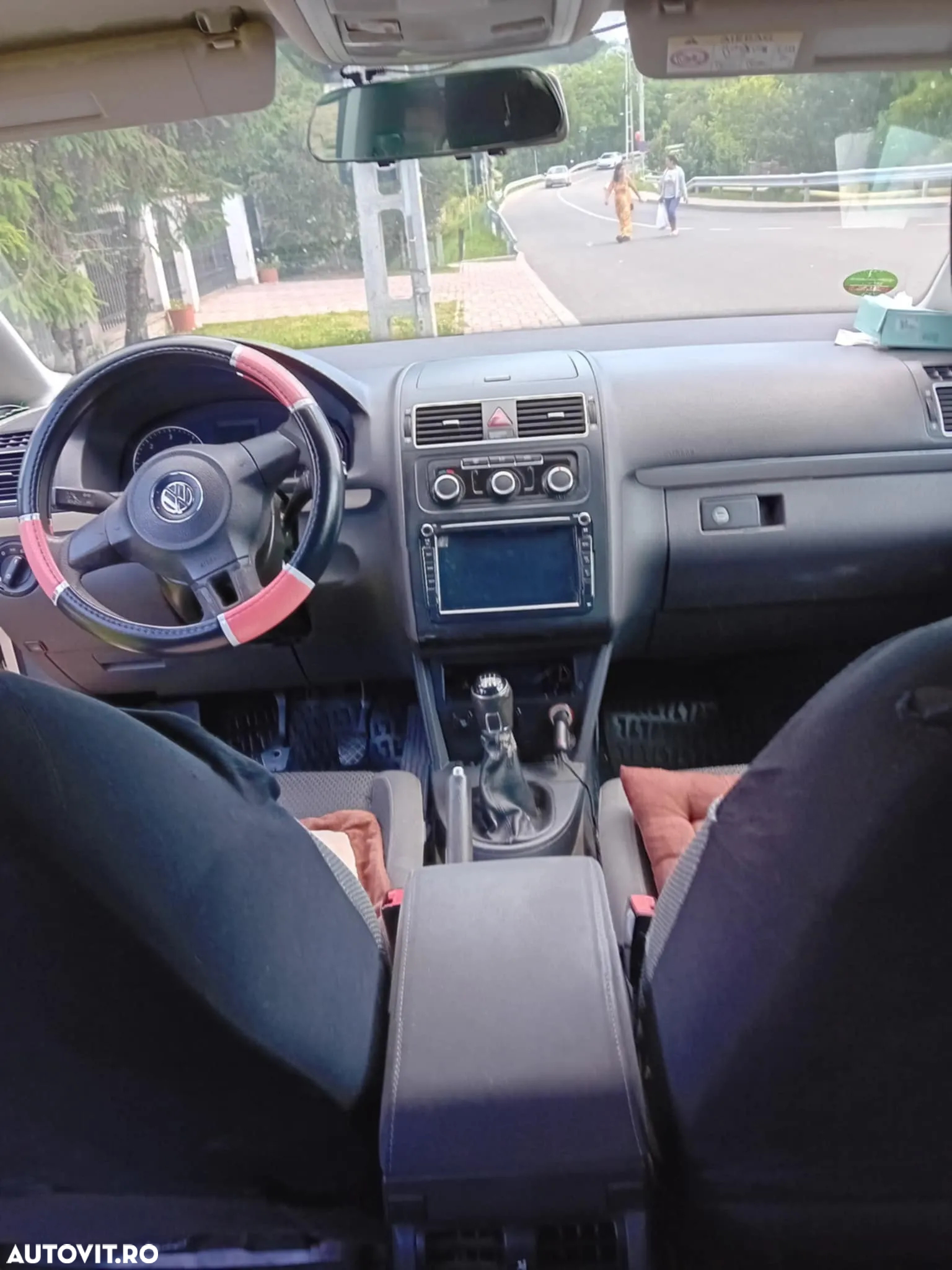 Volkswagen Touran 1.6 TDI DPF Comfortline - 3