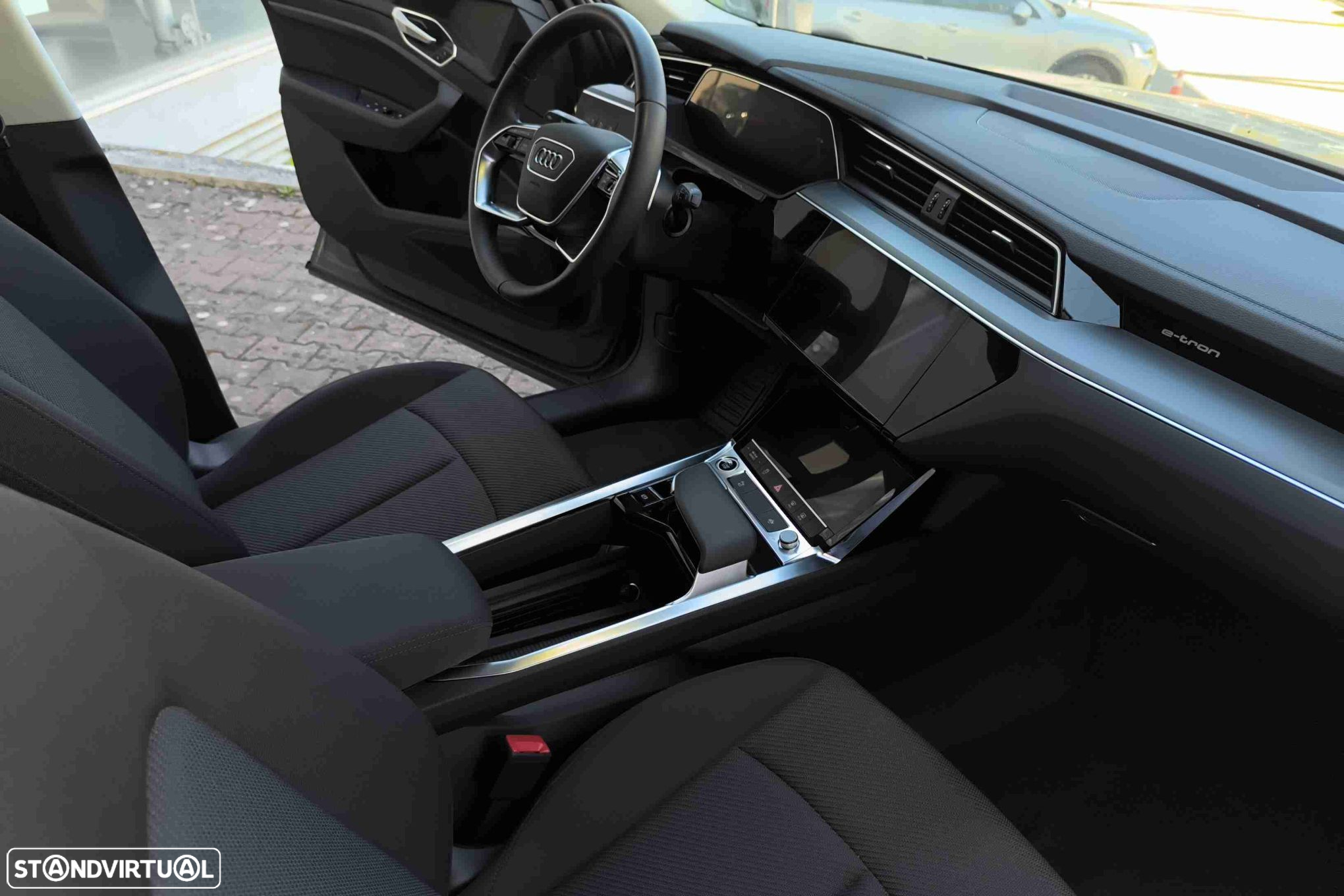Audi Q8 e-Tron 55 quattro Advanced - 8