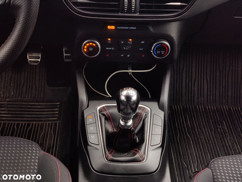 Ford Focus 1.5 EcoBoost STart-Stopp-System ST-LINE - 11
