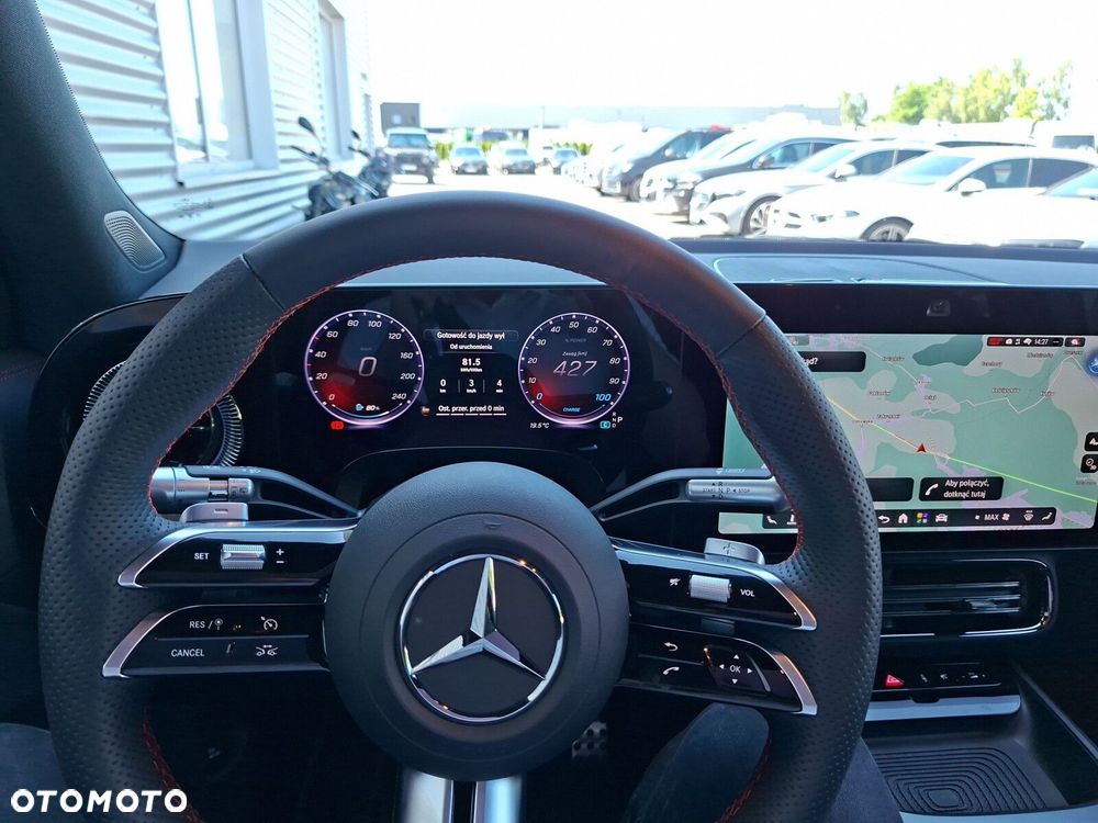 Mercedes-Benz GLB - 11