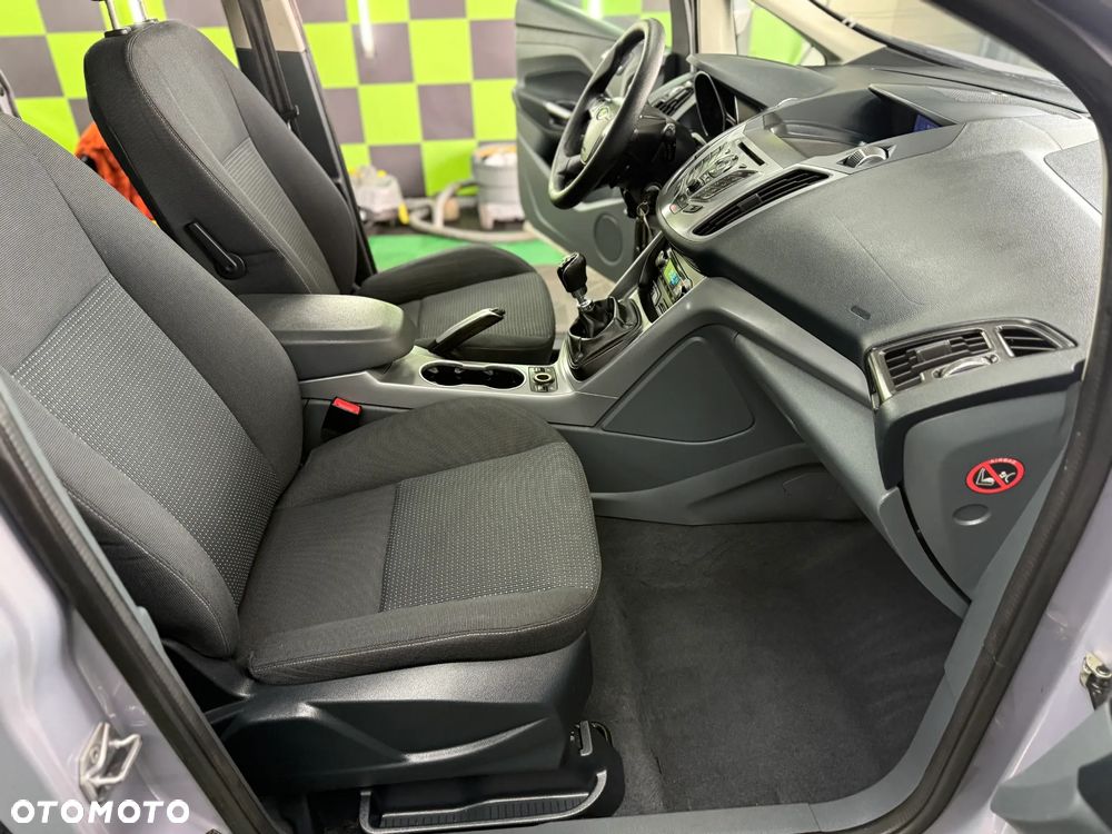 Ford Grand C-MAX - 9