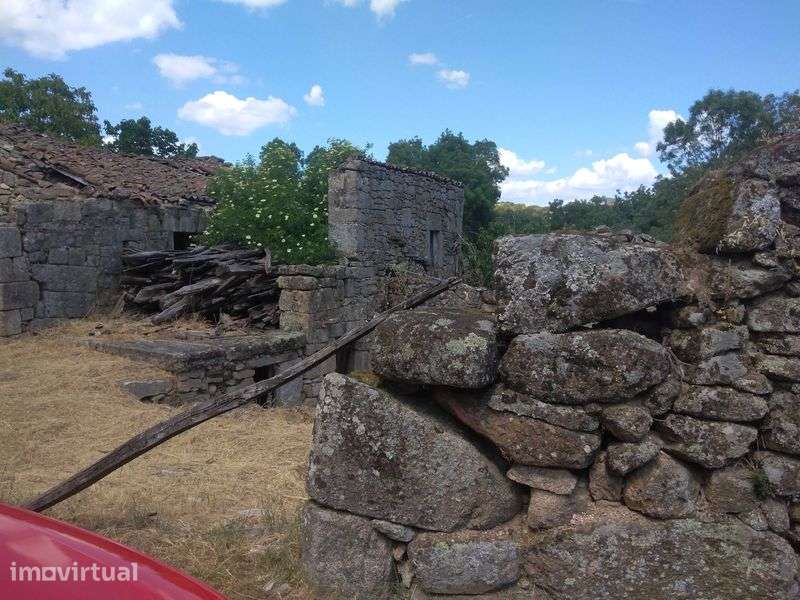 Ruina - localidade próxima da cidade da Guarda - Grande imagem: 3/10