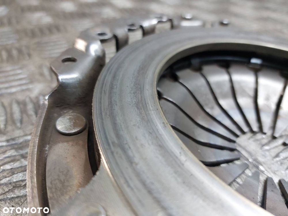 SPRZĘGŁO TARCZA + DOCISK + ŁOŻYSKO OPOROWE FIAT PANDA II 1.1 8V - 6