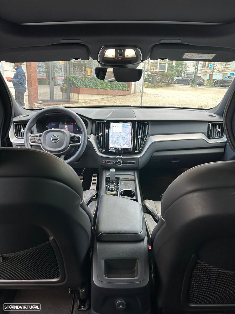 Volvo XC 60 2.0 T6 PHEV R-Design AWD - 10