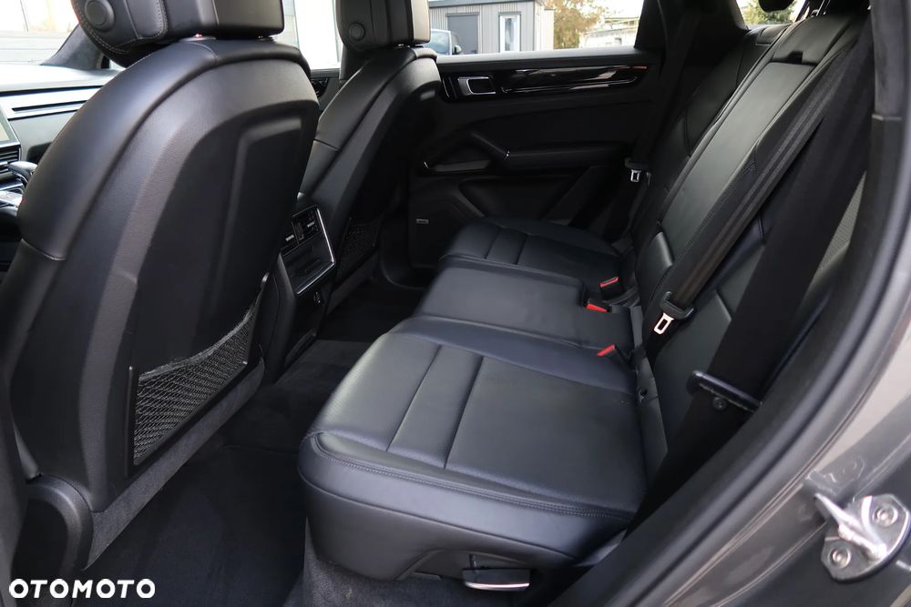 Porsche Cayenne Standard - 26