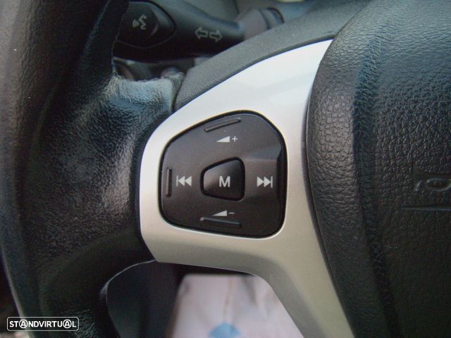 Ford Fiesta 1.4 TDCI Titanium - 18