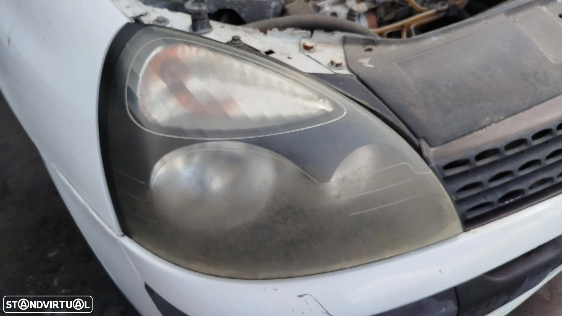 Ótica / farol direita RENAULT Clio II Société (SB0/1/2_) - 1