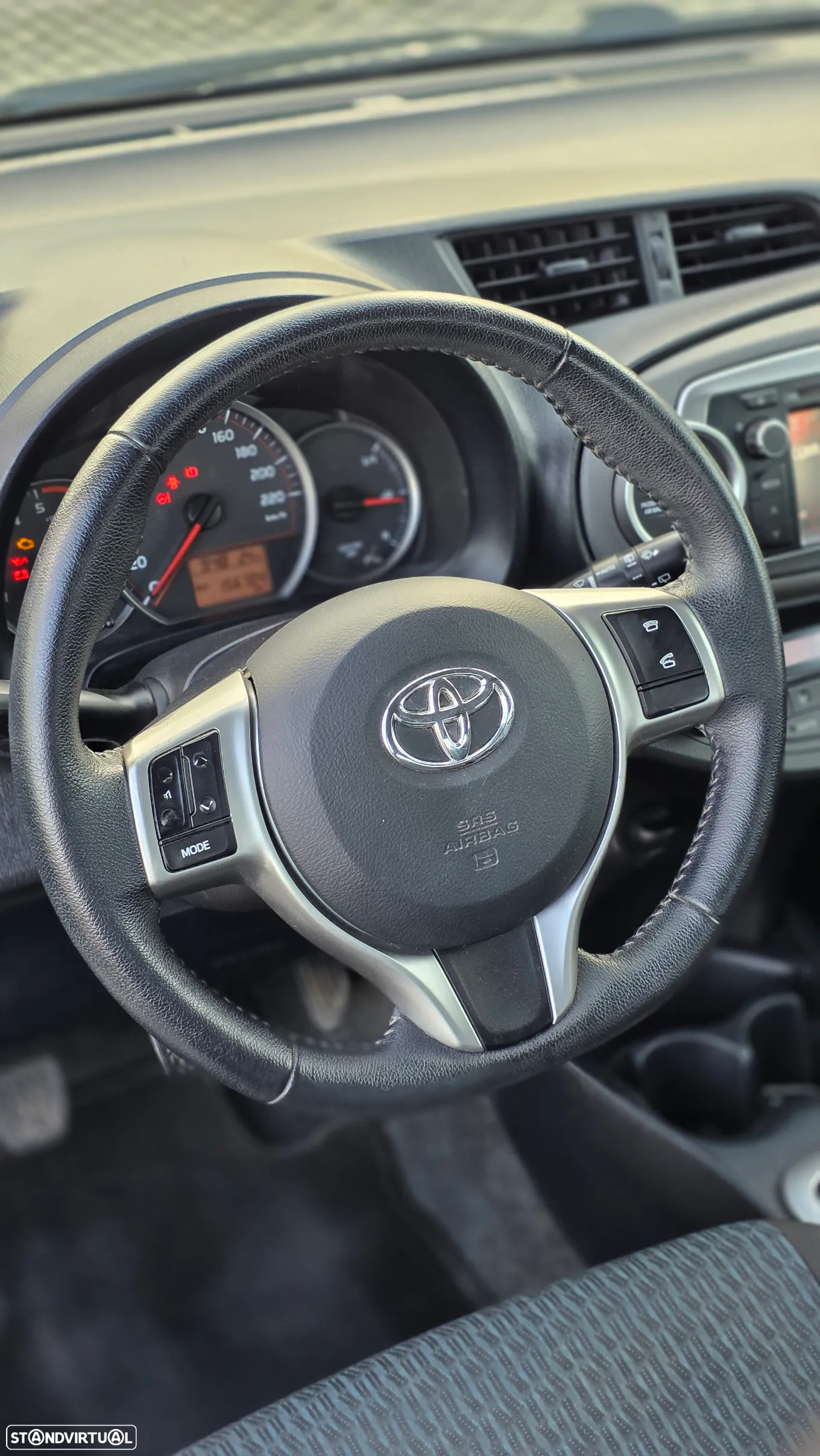 Toyota Yaris 1.4 D-4D Comfort+Navi - 8