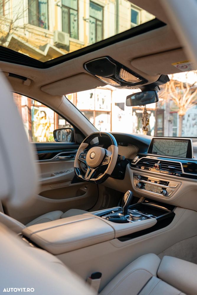 BMW Seria 7 750i xDrive - 24