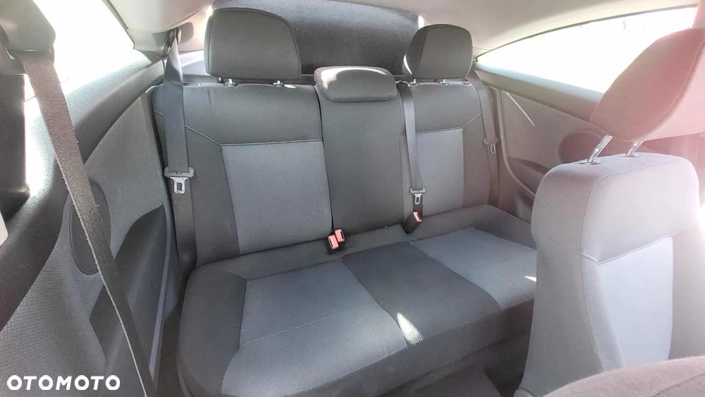 Opel Astra III GTC 1.4 Enjoy - 10