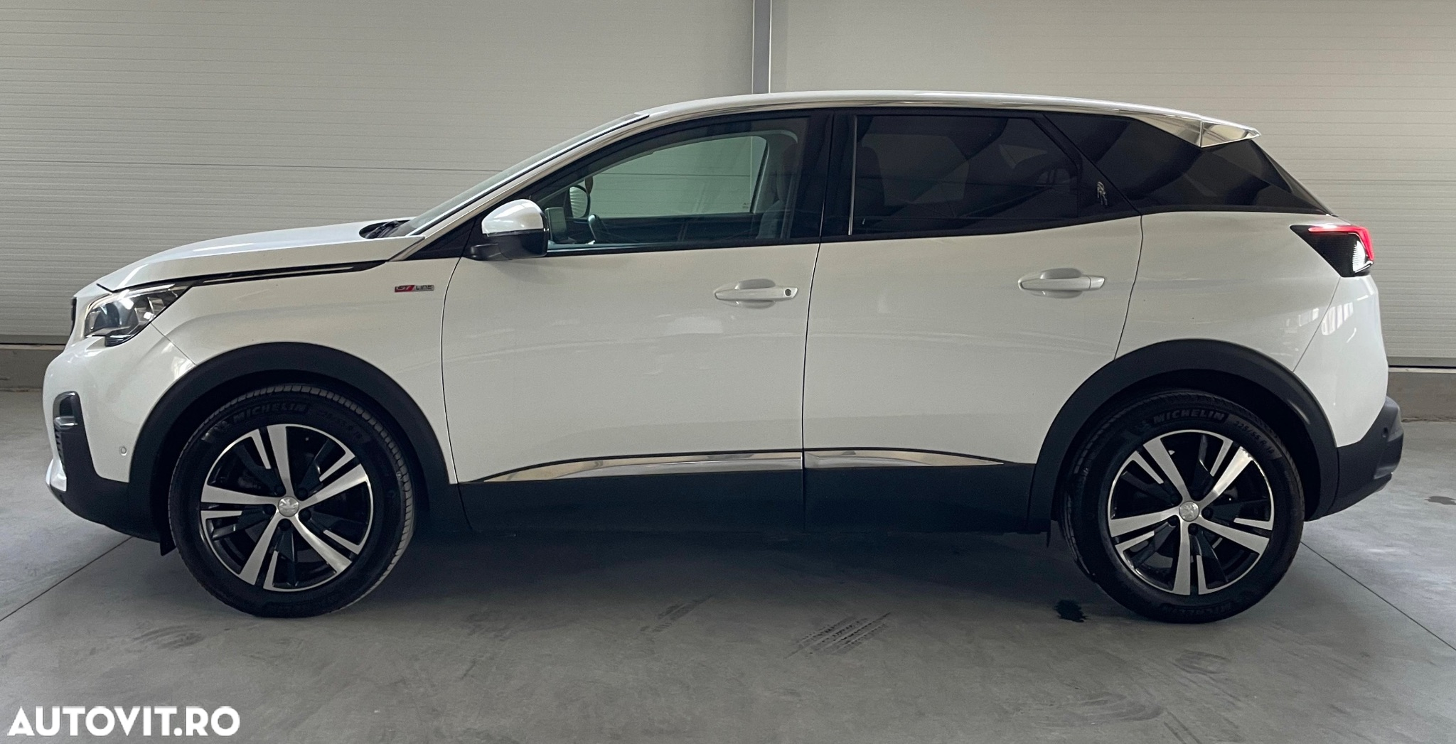 Peugeot 3008 1.2 PureTech S&S EAT8 Allure - 13