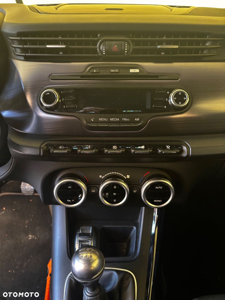 Alfa Romeo Giulietta 2.0 JTDM Distinctive - 8
