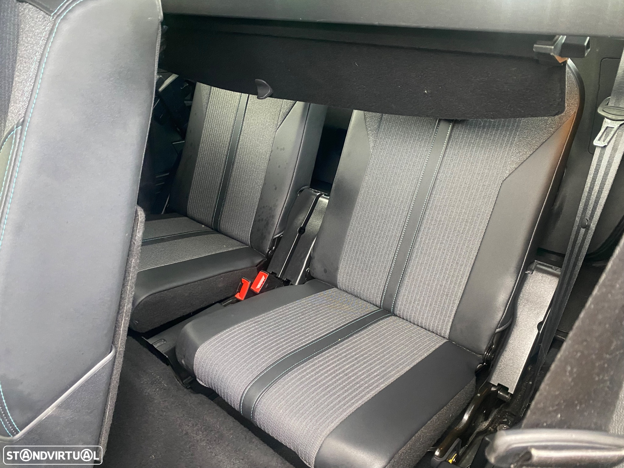 Peugeot 5008 1.5 BlueHDi Allure Pack EAT8 - 11