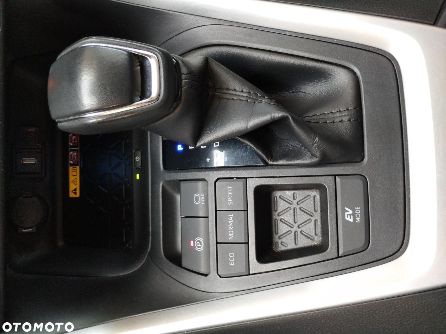 Toyota RAV4 - 24
