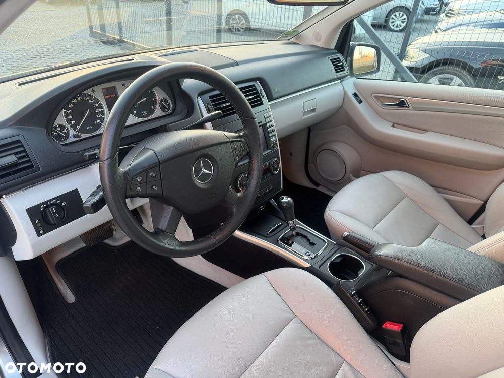 Mercedes-Benz Klasa B 200 Autotronic Grand Edition - 29