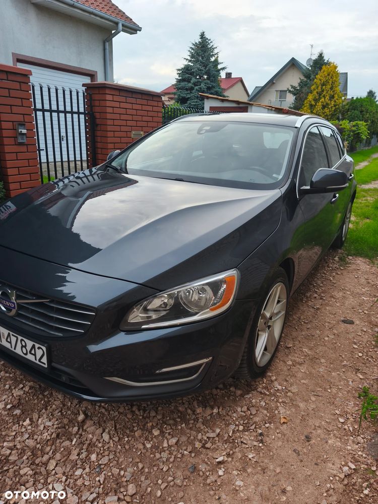 Volvo V60 T5 Drive-E Kinetic - 1