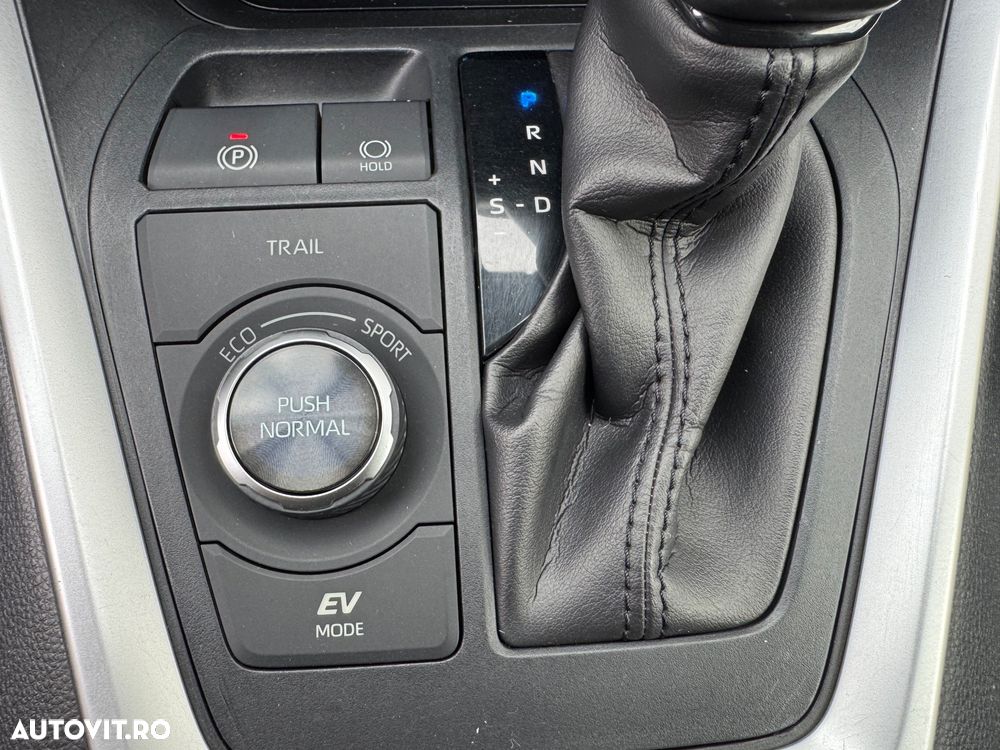 Toyota RAV4 2.5 VVT-iE 4x4 Luxury Plus - 11