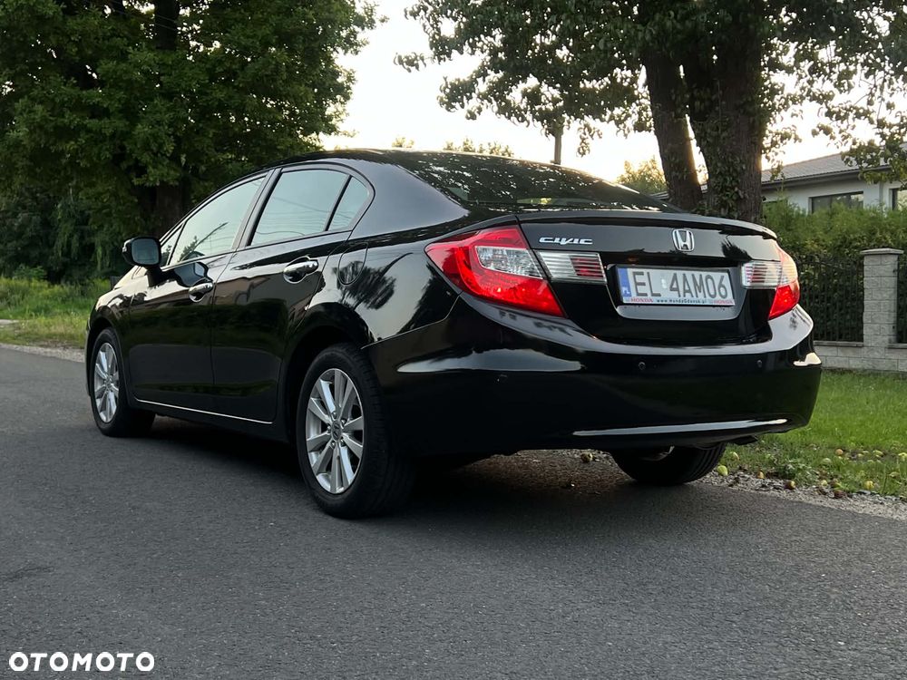 Honda Civic 1.8 Executive - 3