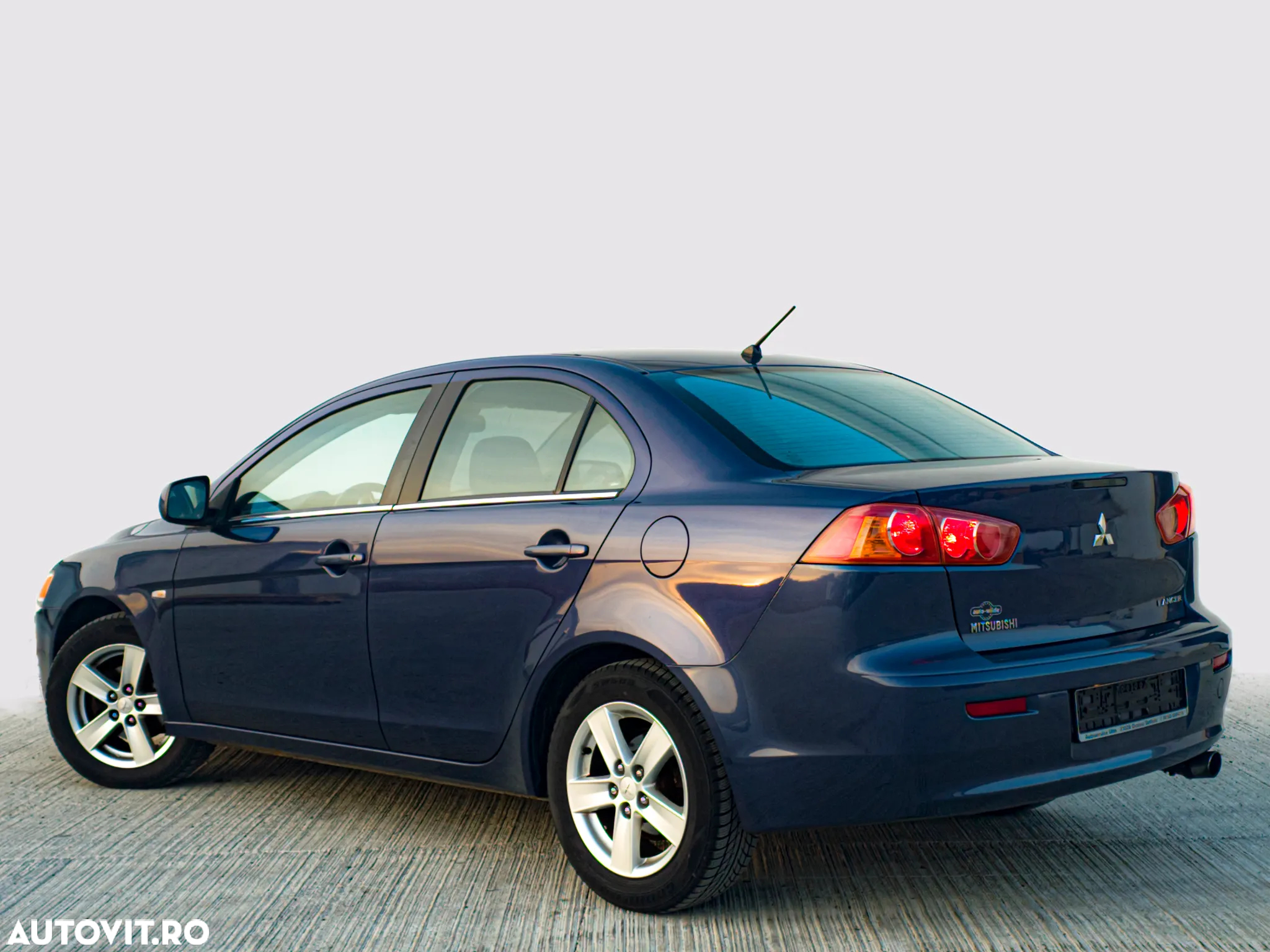 Mitsubishi Lancer 1.5 - 4