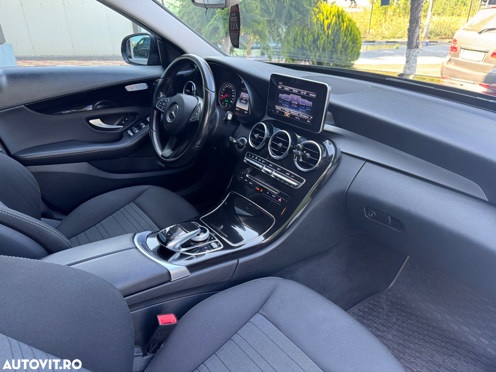 Mercedes-Benz C 180 d T 9G-TRONIC - 10