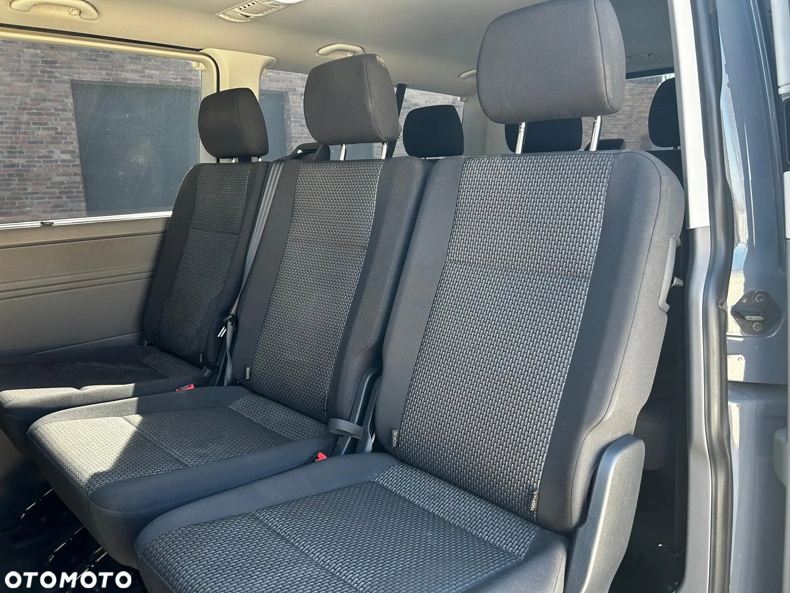 Volkswagen Caravelle - 5