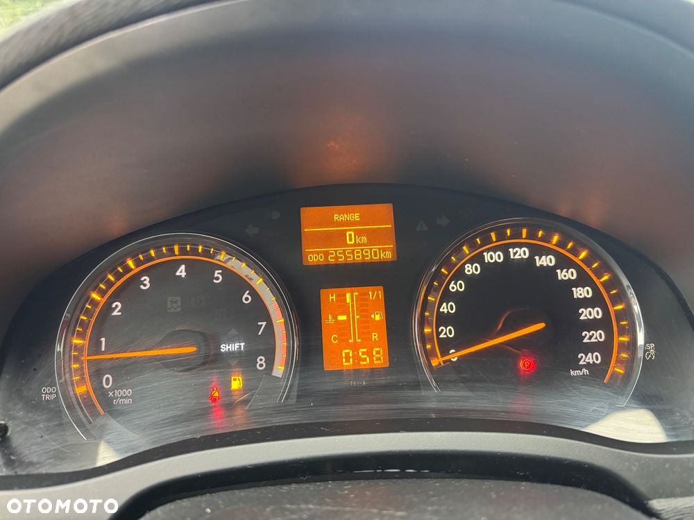 Toyota Avensis - 19