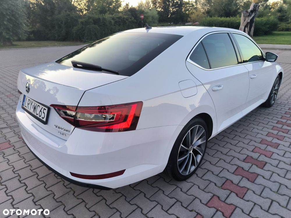 Skoda Superb 2.0 TDI 4x4 L&K DSG - 6
