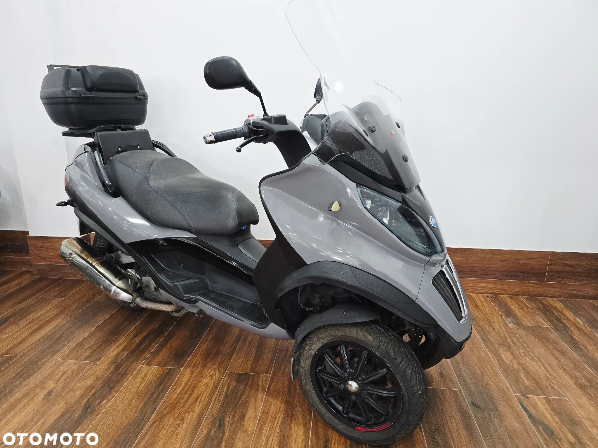 Piaggio MP-3 - 1