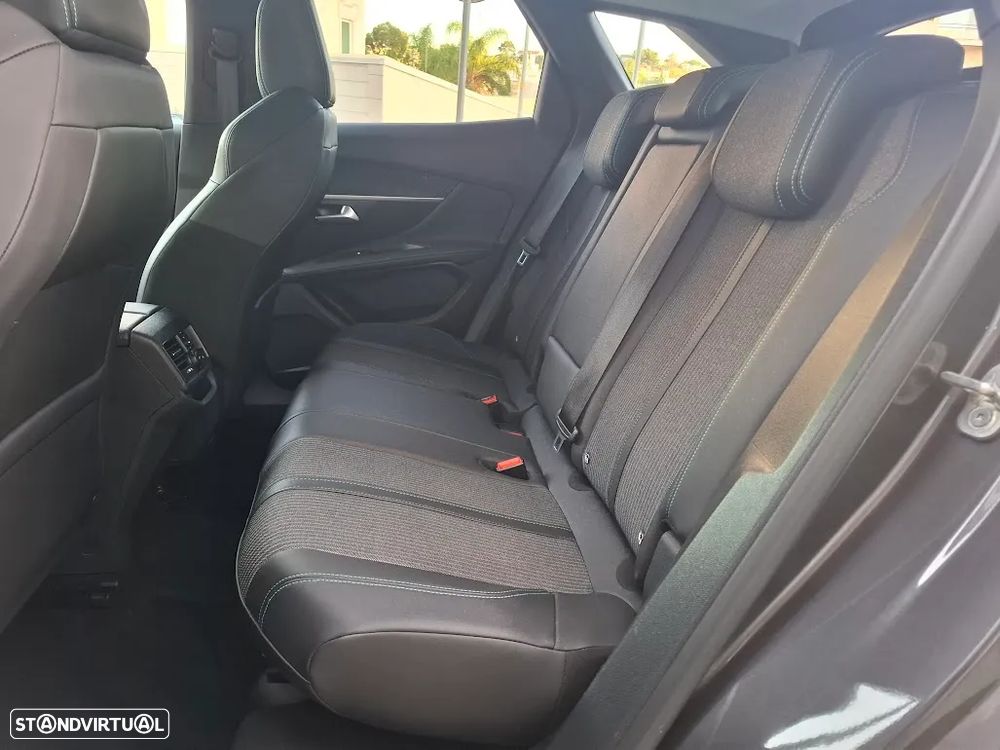 Peugeot 3008 1.2 PureTech Allure Pack EAT8 - 34