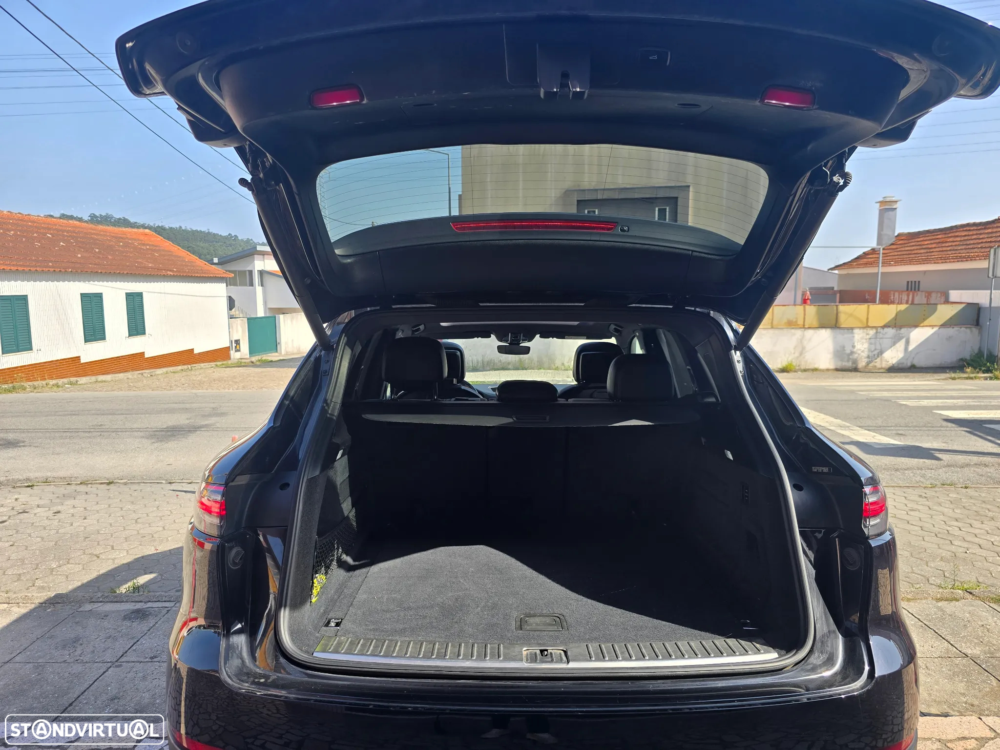 Porsche Cayenne - 30