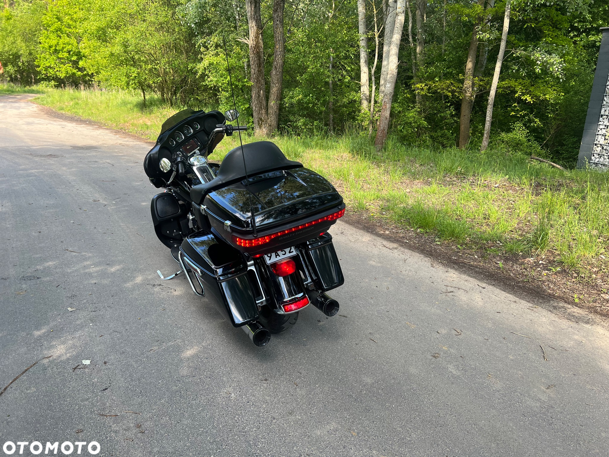 Harley-Davidson FLH Electra Glide - 7