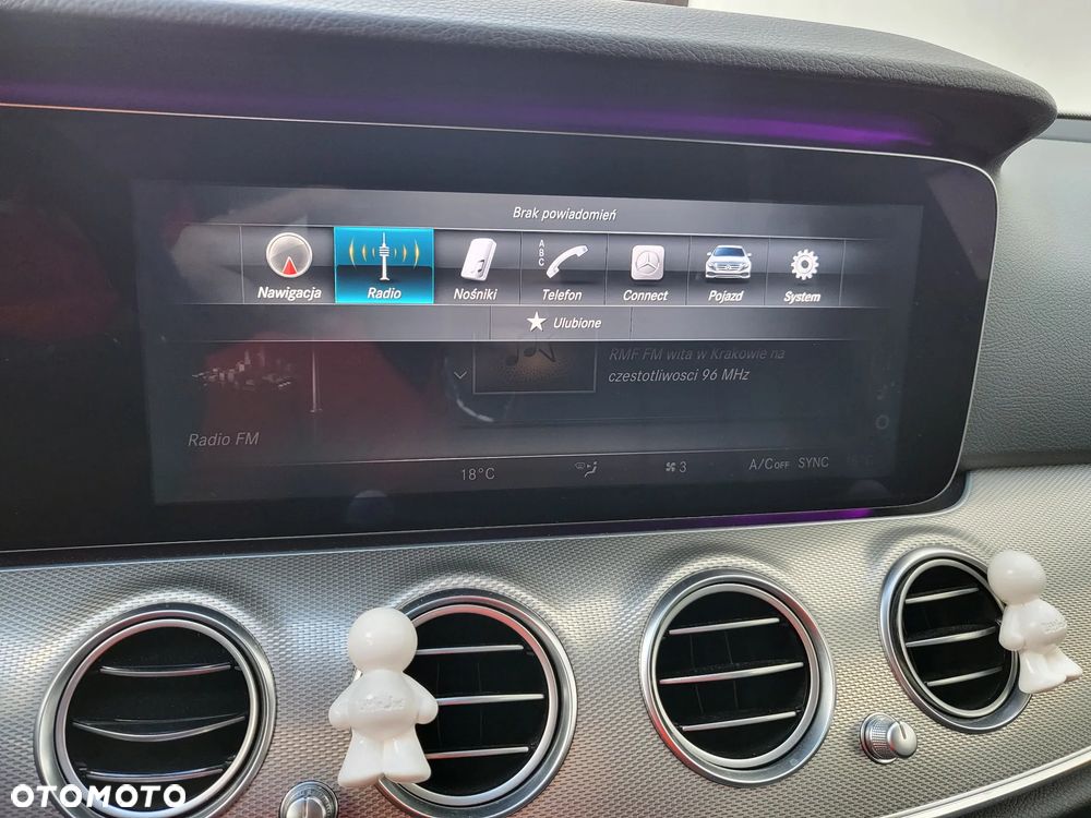Mercedes-Benz Klasa E 220 d 9G-TRONIC - 23